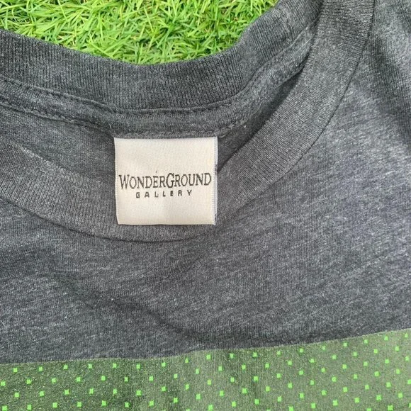 Disney WonderGround Gallery Mens T-Shirt Size Large Front Print Mickey Mouse. - Picture 3 of 4